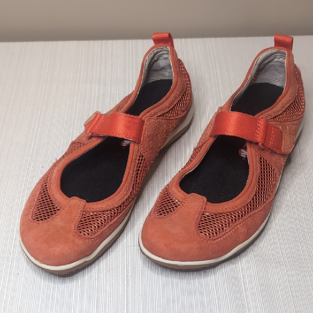 Sz 7.5 Merrell Women's Orange Leather & Mesh Flats